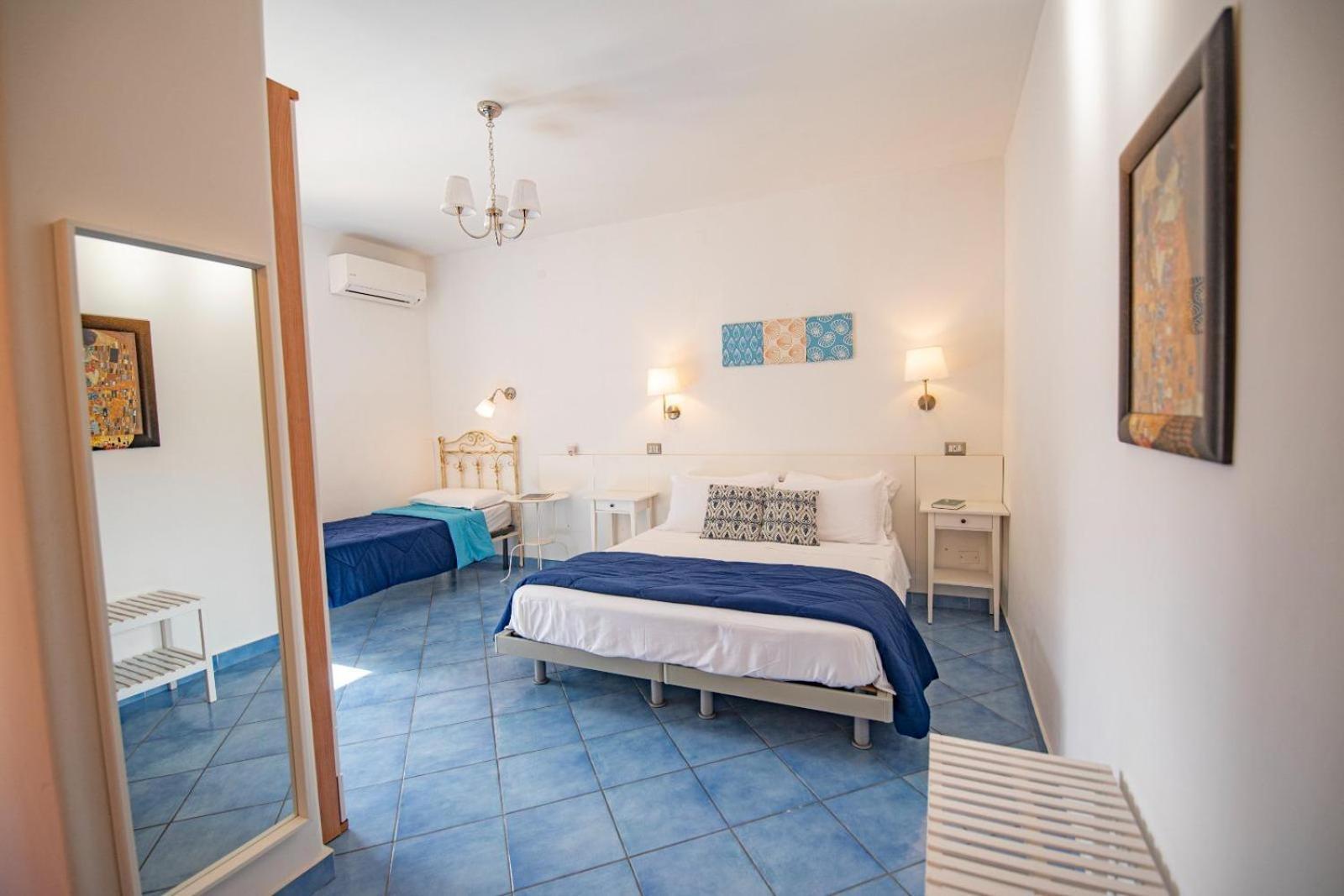 بروسيدا Sonnino B&B الغرفة الصورة