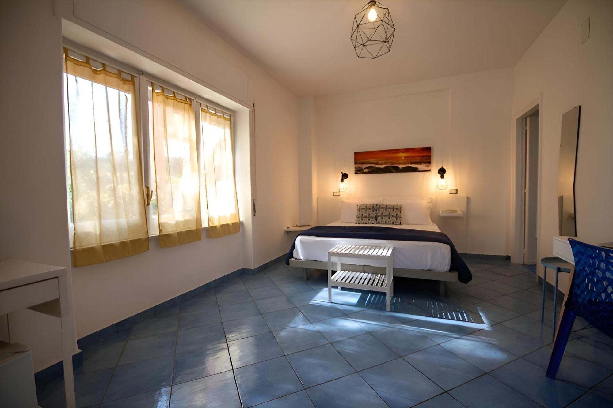 بروسيدا Sonnino B&B الغرفة الصورة