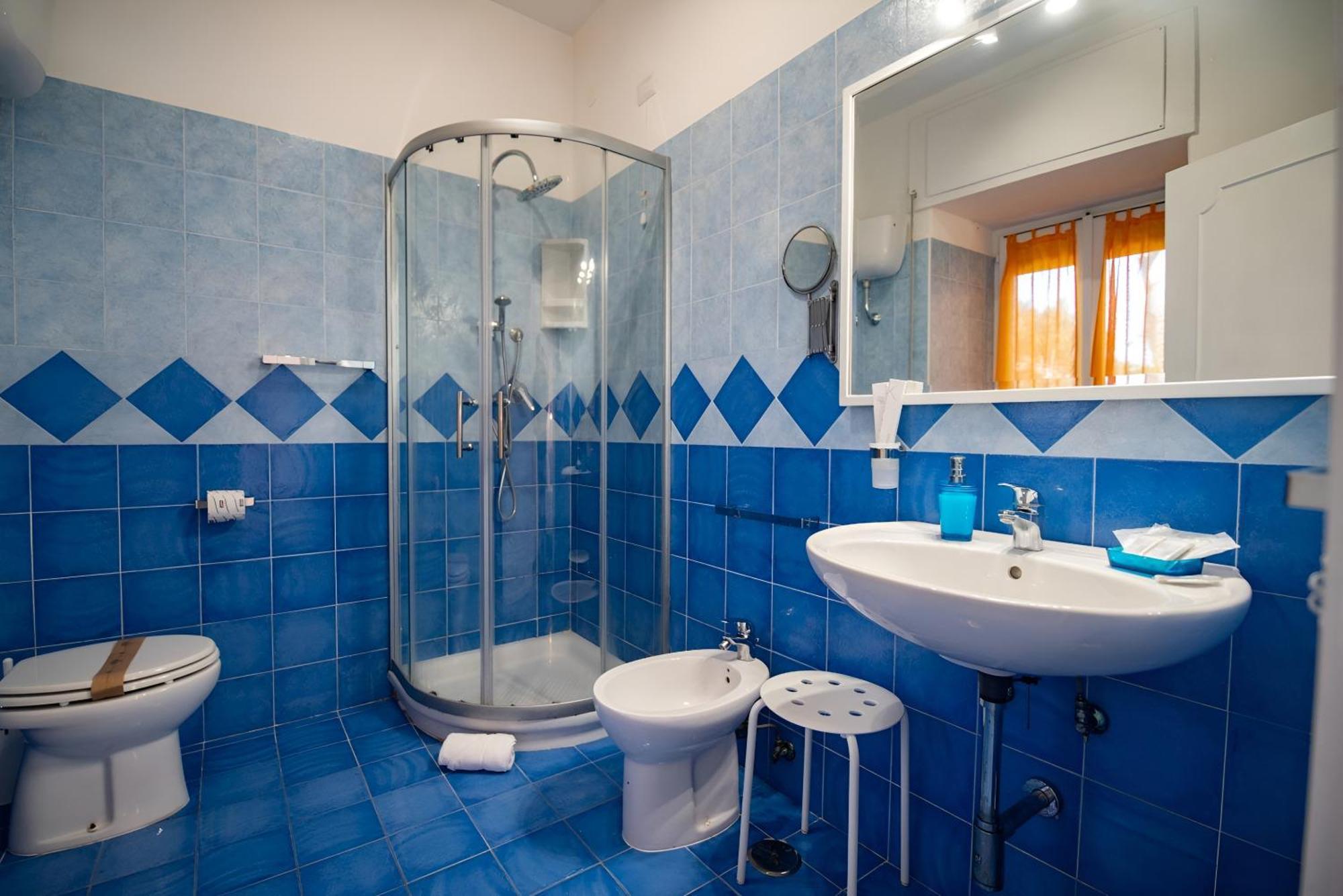 بروسيدا Sonnino B&B الغرفة الصورة
