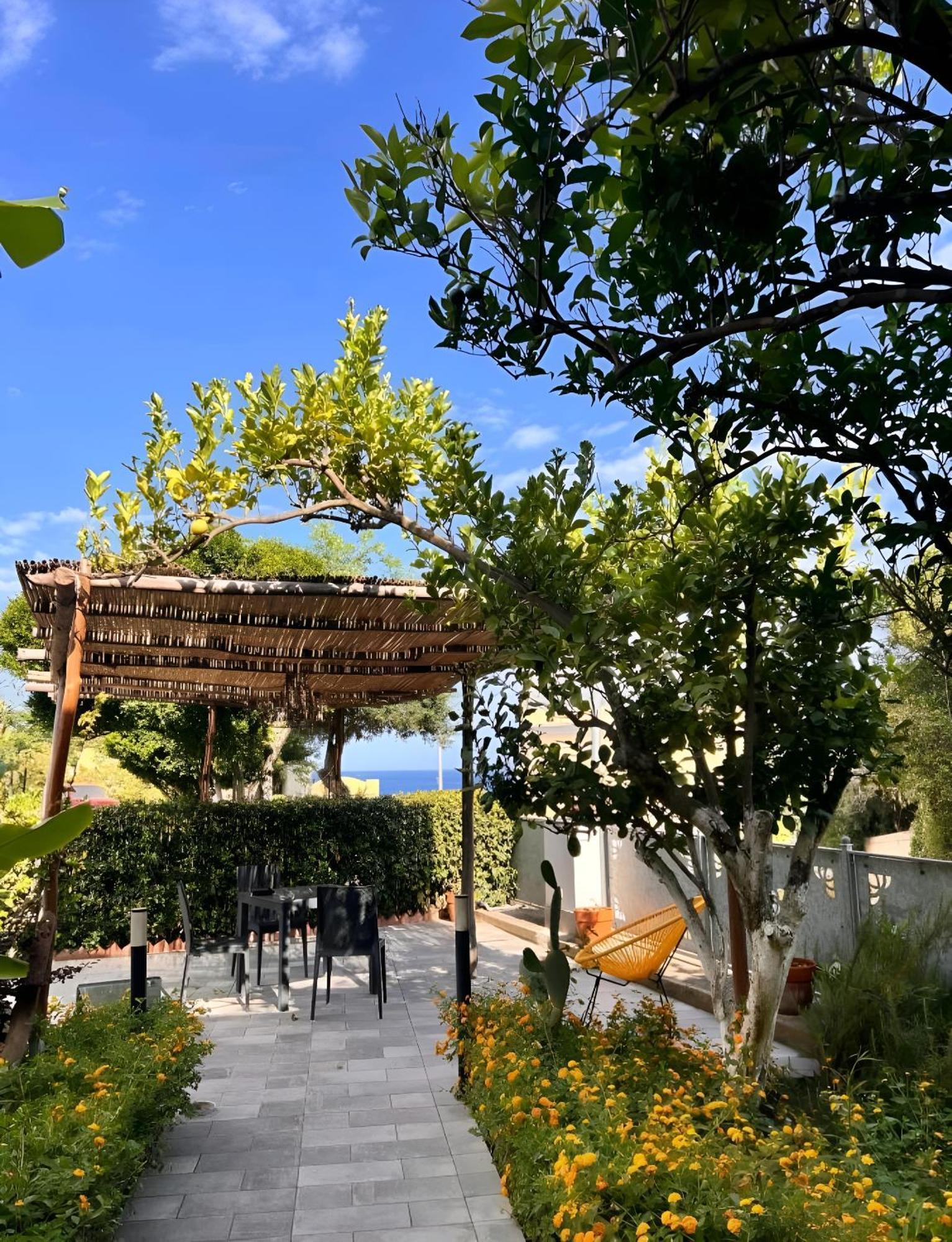 بروسيدا Sonnino B&B الغرفة الصورة